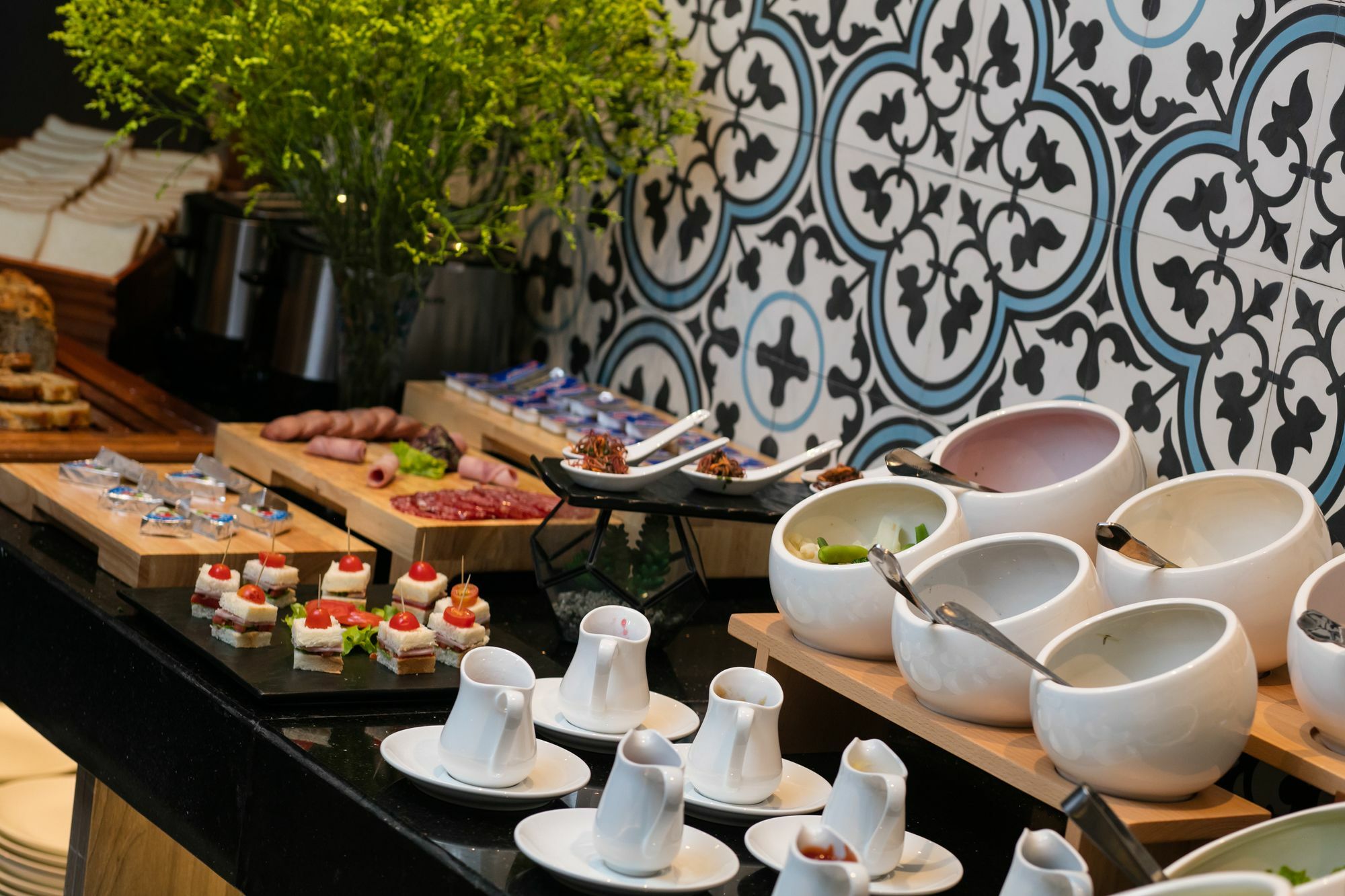 Allure Khách sạn 4*
